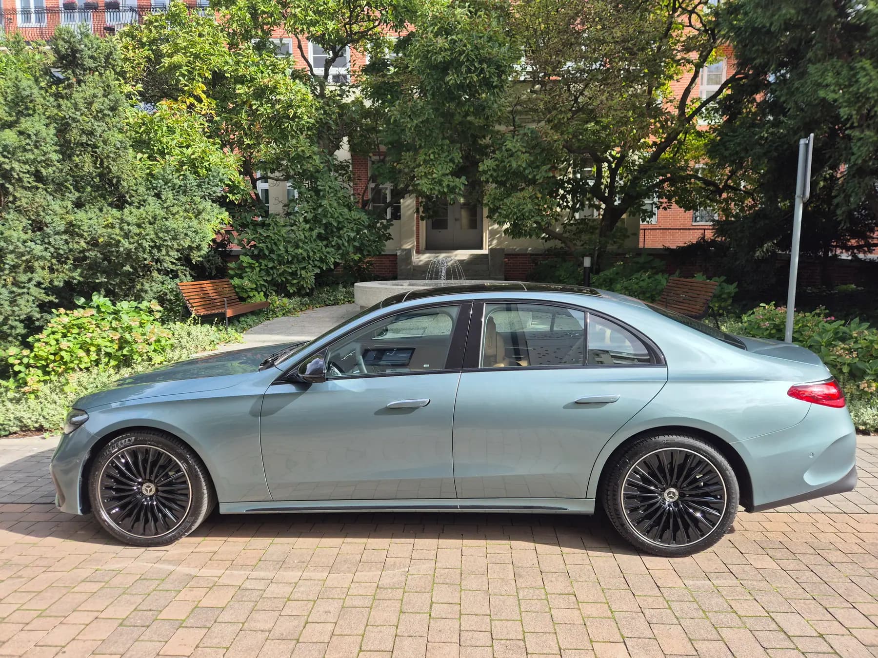 Mercedes E 200 — zdjęcie 4