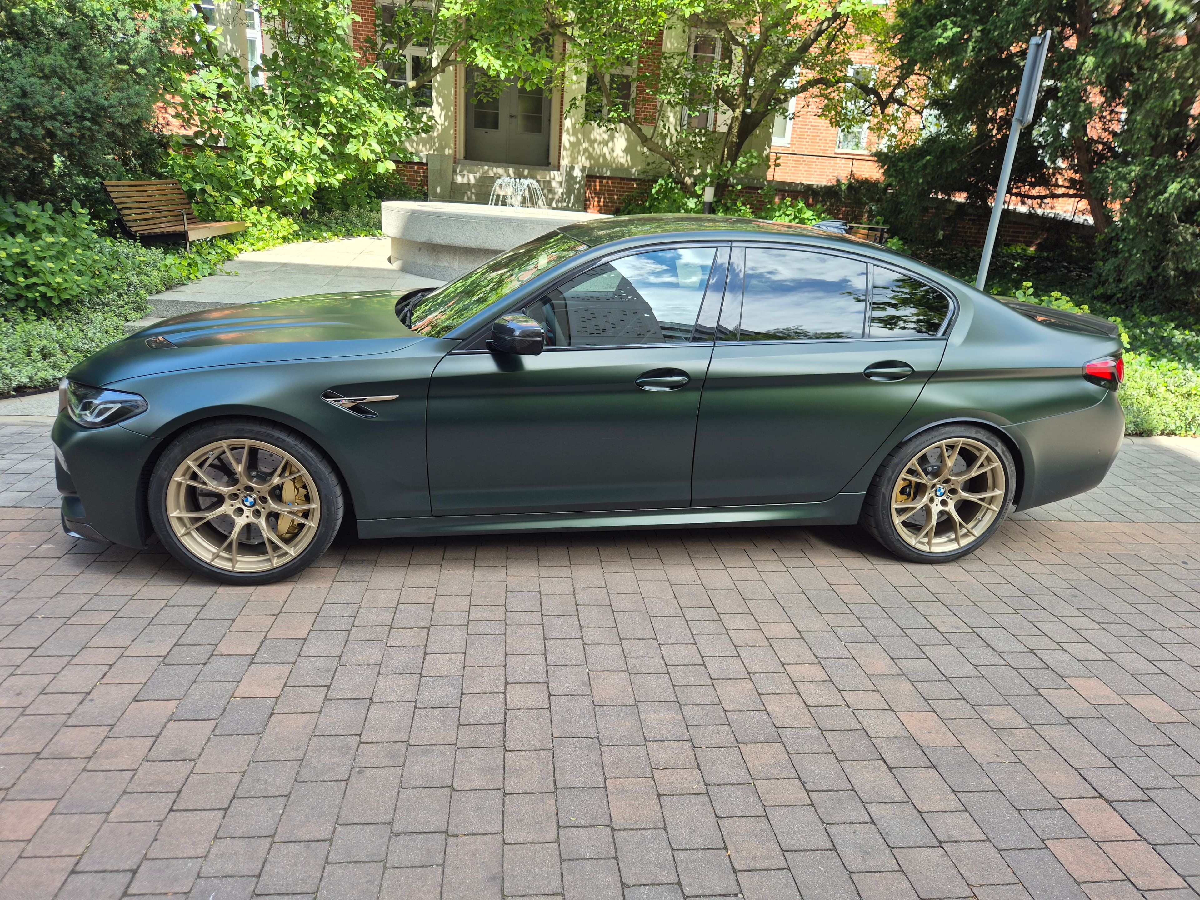 BMW M5 CS — zdjęcie 2