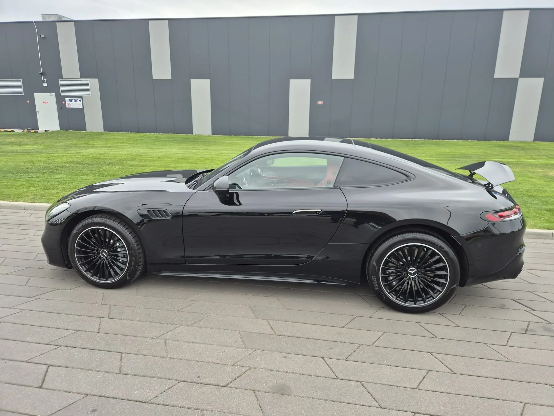 Mercedes-AMG GT 43 — zdjęcie 2